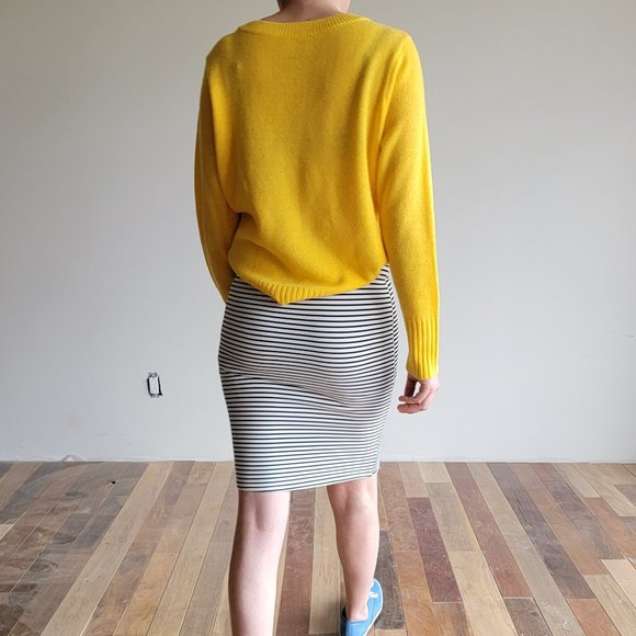 H & M Yellow Long Sleeved Crewneck Sweater Jumper Size M - Picture 2 of 11